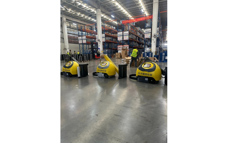 小黃人纏繞機(jī)在物流倉(cāng)庫(kù)應(yīng)用
